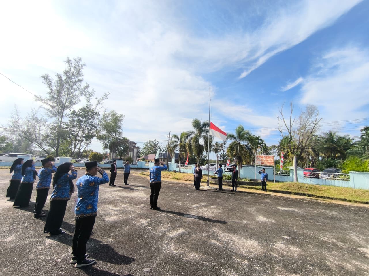 Upacara hari kemerdekaan Republik Indonesia ke 80 sekretariat Bawaslu Aceh Singkil 