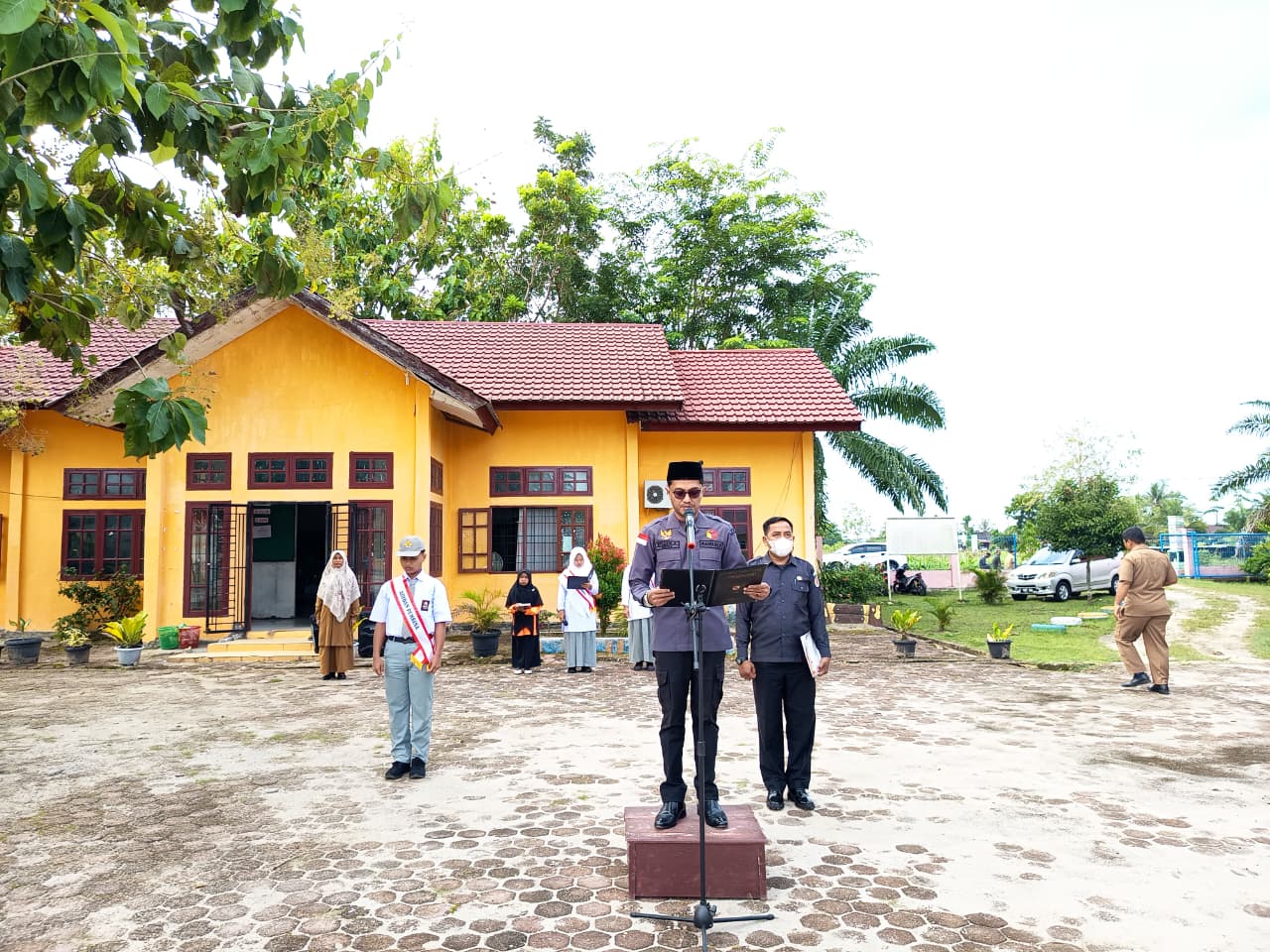 Ketua Bawaslu Aceh Singkil Jadi Pembina Upacara di SMKN 1 Singkil Utara