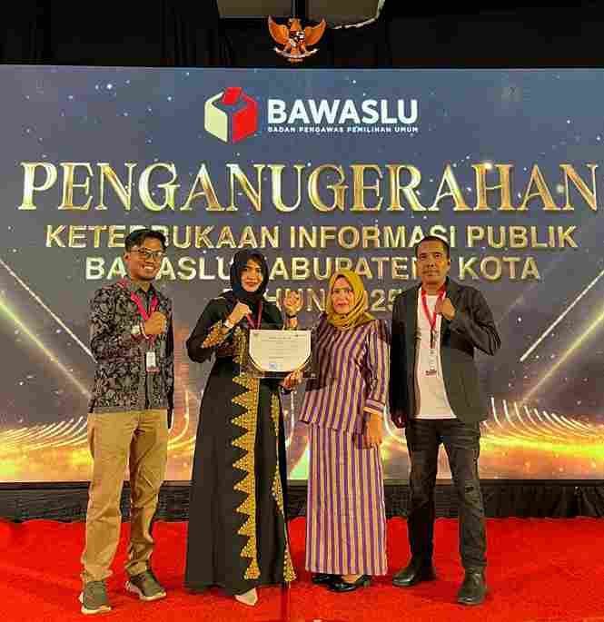 Penaugrahan keterbukaan informasi publik