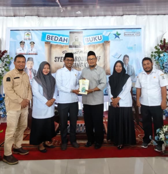 Penyerahan buku ke dinas arsip Aceh Singkil 