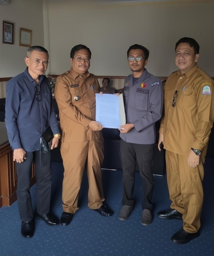 Bupati Aceh Singkil hibahkan tanah dan bangunan ke Bawaslu Aceh Singkil 