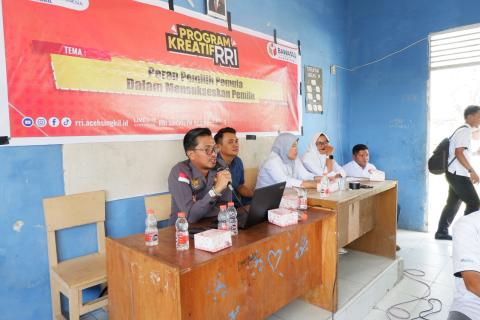 Ketua Bawaslu Aceh Singkil Memberi Arahan Kegiatan Pemilih Pemula