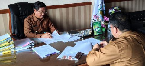Bupati Aceh Singkil hibahkan tanah dan bangunan ke Bawaslu Aceh Singkil 