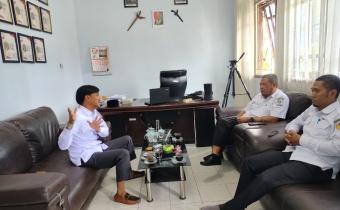Kabid Aset dengan ketua Panwaslih Kabupaten Aceh Singkil