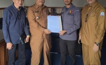 Bupati Aceh Singkil hibahkan tanah dan bangunan ke Bawaslu Aceh Singkil 